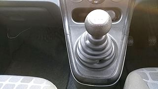 Used 2012 Maruti Suzuki Ritz [2009-2012] Ldi Diesel Manual interior GEAR  KNOB VIEW