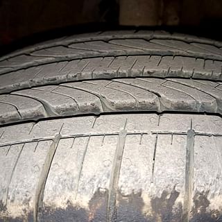 Used 2019 Maruti Suzuki Baleno [2019-2022] Zeta Petrol Petrol Manual tyres RIGHT FRONT TYRE TREAD VIEW