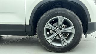 Used 2021 Tata Harrier XZA Diesel Automatic tyres RIGHT FRONT TYRE RIM VIEW