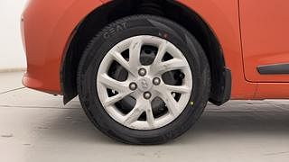 Used 2019 Hyundai Grand i10 [2017-2020] Sportz 1.2 Kappa VTVT Petrol Manual tyres LEFT FRONT TYRE RIM VIEW