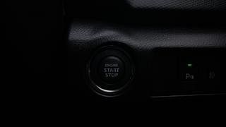 Used 2016 Maruti Suzuki S-Cross [2015-2017] Zeta 1.3 Diesel Manual top_features Keyless start