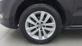 Used 2013 Volkswagen Polo [2010-2014] Highline1.2L (P) Petrol Manual tyres LEFT FRONT TYRE RIM VIEW