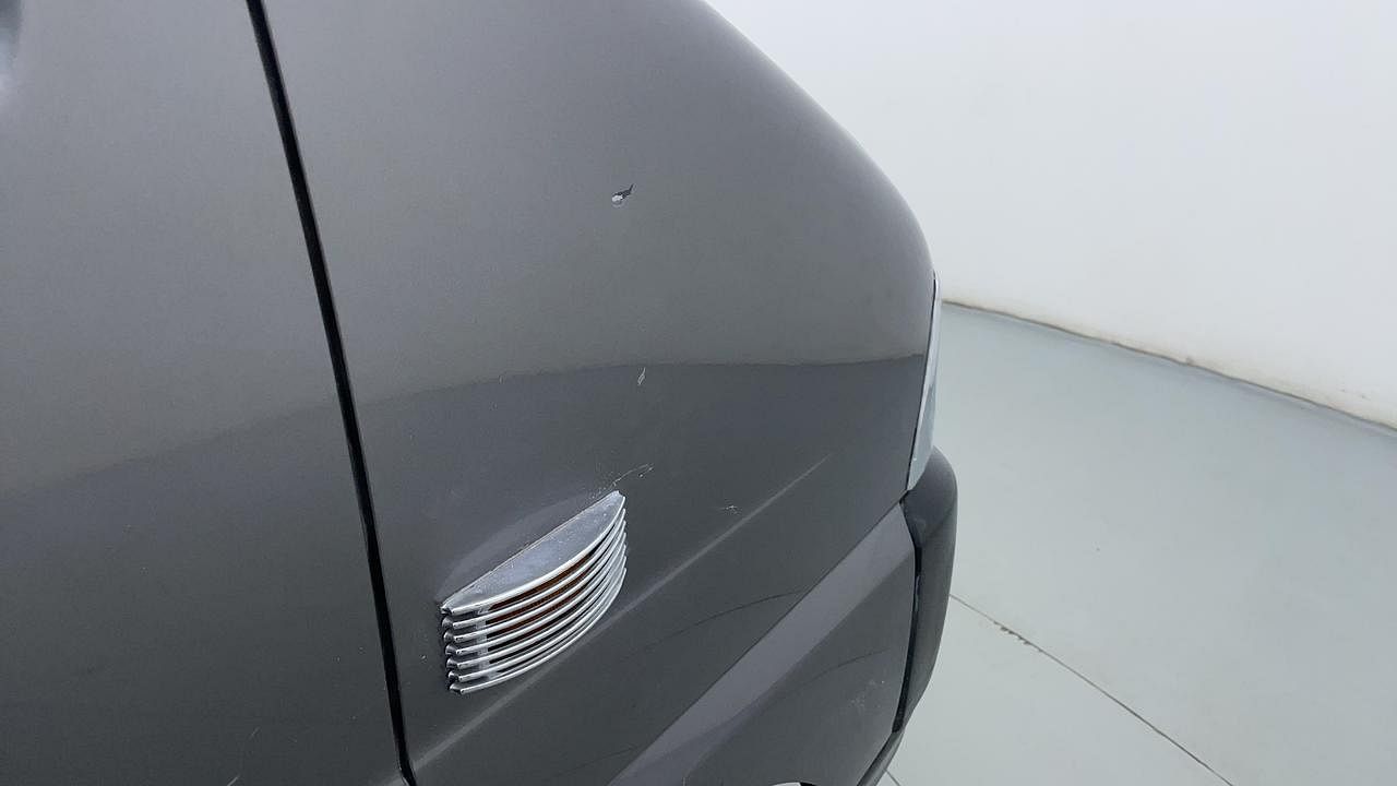 Used 2021 Maruti Suzuki Eeco STD 7 STR Petrol Manual dents MINOR SCRATCH