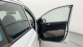 Used 2019 Hyundai Grand i10 [2017-2020] Sportz AT 1.2 Kappa VTVT Petrol Automatic interior RIGHT FRONT DOOR OPEN VIEW