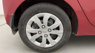 Used 2017 Hyundai Eon [2011-2018] Sportz Petrol Manual tyres RIGHT REAR TYRE RIM VIEW