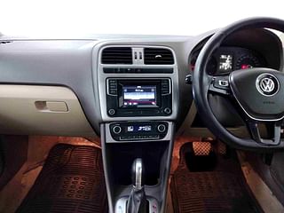Used 2016 Volkswagen Vento [2015-2019] Highline Diesel AT Diesel Automatic interior MUSIC SYSTEM & AC CONTROL VIEW