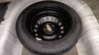 Used 2013 Hyundai Verna [2011-2015] Fluidic 1.6 VTVT SX Petrol Manual tyres SPARE TYRE VIEW