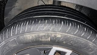 Used 2022 Hyundai Venue [2019-2022] SX 1.5 CRDI Diesel Manual tyres RIGHT FRONT TYRE TREAD VIEW