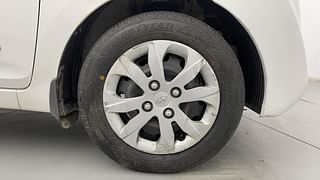 Used 2018 Hyundai Eon [2011-2018] Magna + Petrol Manual tyres RIGHT FRONT TYRE RIM VIEW