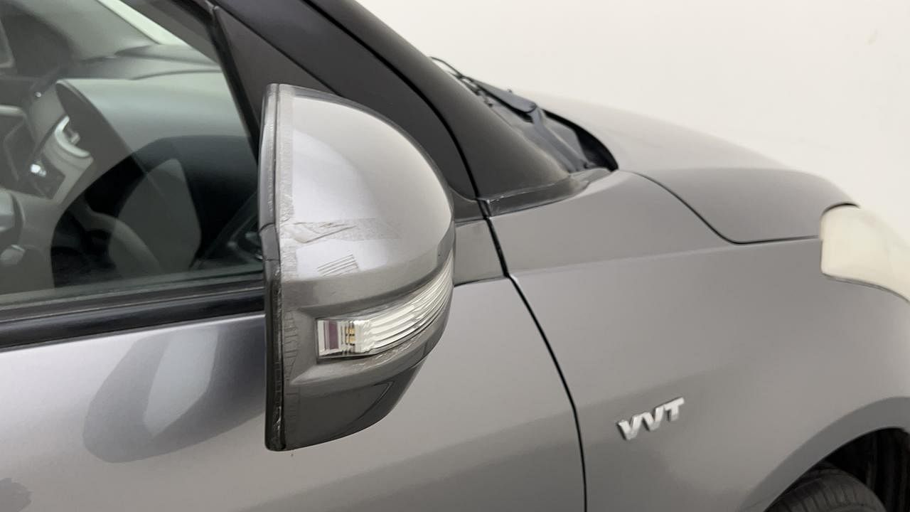 Used 2014 Maruti Suzuki Swift [2011-2017] VXi Petrol Manual dents MINOR SCRATCH