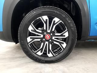 Used 2022 Renault Kiger RXZ Turbo CVT Petrol Automatic tyres LEFT FRONT TYRE RIM VIEW