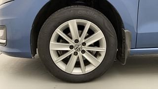 Used 2016 Volkswagen Vento [2015-2019] Highline Petrol AT Petrol Automatic tyres LEFT FRONT TYRE RIM VIEW