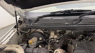 Used 2018 Mahindra TUV300 [2015-2020] T10 Diesel Manual engine ENGINE RIGHT SIDE HINGE & APRON VIEW