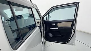 Used 2017 Maruti Suzuki Wagon R 1.0 [2010-2019] LXi CNG (outside fitted) Petrol+cng Manual interior RIGHT FRONT DOOR OPEN VIEW