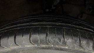 Used 2014 Hyundai Eon Magna 1.0l Petrol MT Petrol Manual tyres RIGHT FRONT TYRE TREAD VIEW