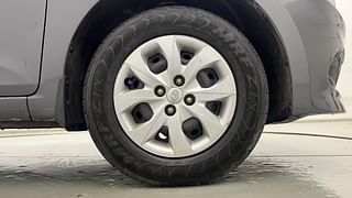 Used 2017 Hyundai Elite i20 [2017-2018] Magna Executive 1.2 Petrol Manual tyres RIGHT FRONT TYRE RIM VIEW