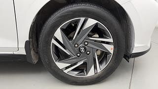 Used 2022 Hyundai New i20 Asta (O) 1.2 MT Petrol Manual tyres RIGHT FRONT TYRE RIM VIEW