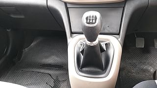 Used 2015 Hyundai Xcent [2014-2017] S (O) Petrol Petrol Manual interior GEAR  KNOB VIEW