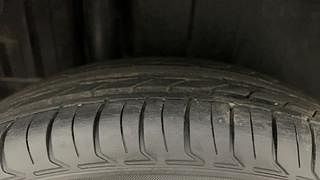 Used 2014 Maruti Suzuki Swift [2011-2017] VXi Petrol Manual tyres RIGHT REAR TYRE TREAD VIEW