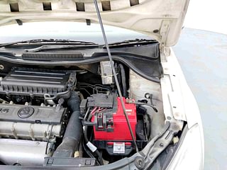 Used 2016 Skoda Rapid [2011-2016] Ambition 1.6 MPI MT Petrol Manual engine ENGINE LEFT SIDE VIEW