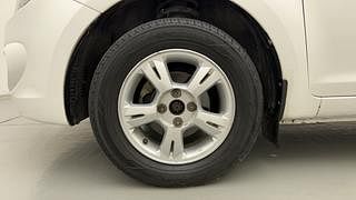 Used 2011 Hyundai i20 [2008-2012] Sportz 1.2 Petrol Manual tyres LEFT FRONT TYRE RIM VIEW