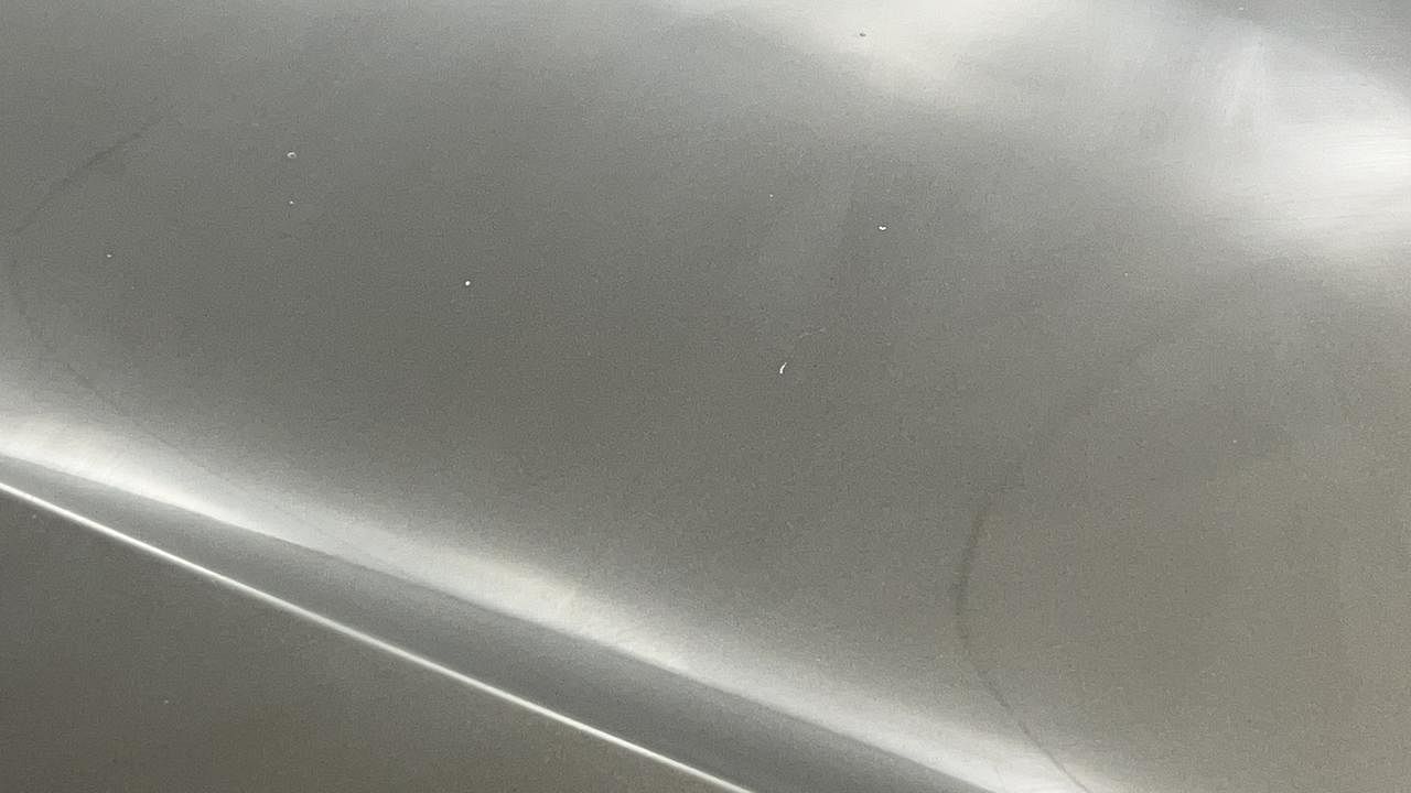 Used 2017 Renault Kwid [2017-2019] RXT 1.0 SCE Special Petrol Manual dents MINOR SCRATCH