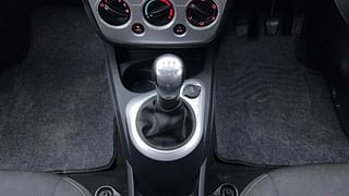 Used 2014 Ford Figo [2010-2015] Duratec Petrol ZXI 1.2 Petrol Manual interior GEAR  KNOB VIEW