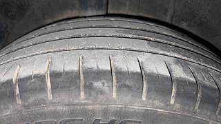 Used 2015 Hyundai Elite i20 [2014-2018] Asta 1.2 (O) Petrol Manual tyres RIGHT REAR TYRE TREAD VIEW