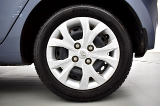 Used 2016 Hyundai Grand i10 [2013-2017] Magna AT 1.2 Kappa VTVT Petrol Automatic tyres LEFT REAR TYRE RIM VIEW