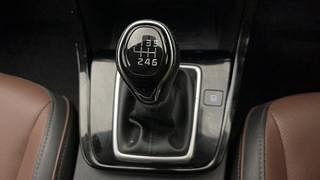 Used 2022 Hyundai Alcazar Platinum 7 STR 1.5 Diesel MT Diesel Manual interior GEAR  KNOB VIEW