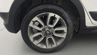 Used 2016 Hyundai i20 Active [2015-2020] 1.2 S Petrol Manual tyres RIGHT REAR TYRE RIM VIEW