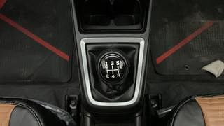 Used 2023 Maruti Suzuki Swift ZXI Petrol Manual interior GEAR  KNOB VIEW