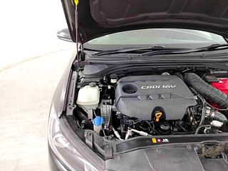 Used 2019 Hyundai Elantra [2016-2019] 1.6 SX (O) AT Diesel Automatic engine ENGINE RIGHT SIDE HINGE & APRON VIEW