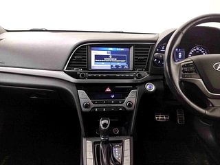 Used 2019 Hyundai Elantra [2016-2019] 1.6 SX (O) AT Diesel Automatic interior MUSIC SYSTEM & AC CONTROL VIEW
