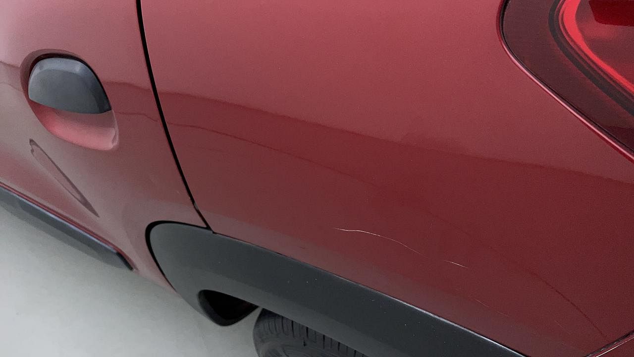 Used 2018 Renault Kwid [2015-2019] 1.0 RXT AMT Opt Petrol Automatic dents MINOR SCRATCH