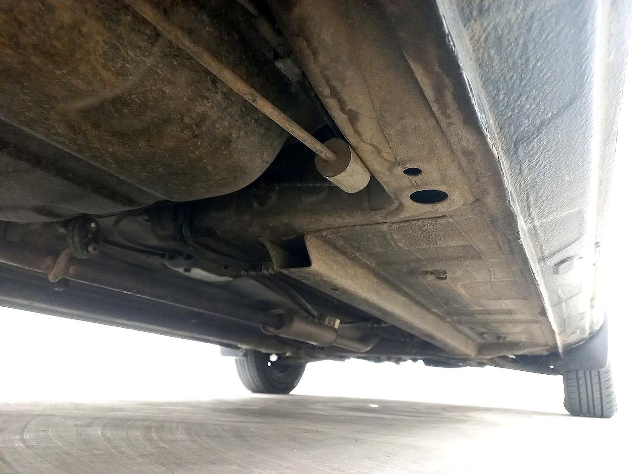 Used 2019 Renault Kwid [2015-2019] RXT Opt Petrol Manual extra REAR RIGHT UNDERBODY VIEW