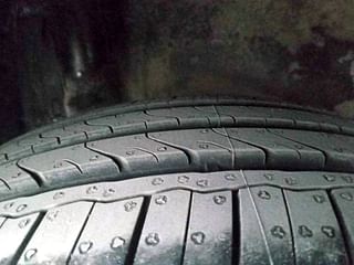 Used 2015 Honda Amaze 1.5L S Diesel Manual tyres RIGHT REAR TYRE TREAD VIEW