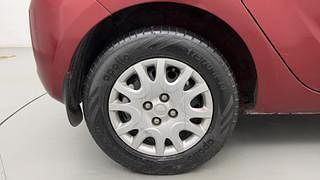 Used 2011 Hyundai i20 [2008-2012] Magna (O) 1.2 Petrol Manual tyres RIGHT REAR TYRE RIM VIEW