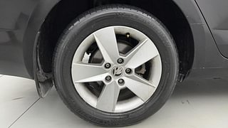 Used 2017 Skoda Octavia [2017-2018] 1.8 TSI AT Ambition + Petrol Automatic tyres RIGHT REAR TYRE RIM VIEW