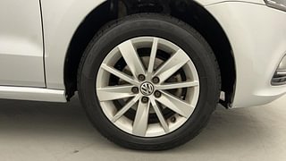 Used 2016 Volkswagen Polo [2015-2019] Highline1.2L (P) Petrol Manual tyres RIGHT FRONT TYRE RIM VIEW