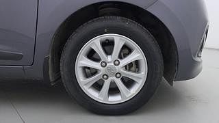 Used 2015 Hyundai Grand i10 [2013-2017] Asta AT 1.2 Kappa VTVT Petrol Automatic tyres RIGHT FRONT TYRE RIM VIEW