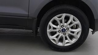Used 2014 Ford EcoSport [2013-2015] Titanium 1.5L Ti-VCT AT Petrol Automatic tyres RIGHT FRONT TYRE RIM VIEW