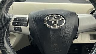 Used 2013 Toyota Etios [2010-2017] VX D Diesel Manual top_features Steering mounted controls