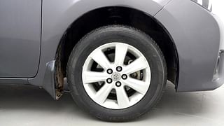 Used 2016 Toyota Corolla Altis [2014-2017] G AT Petrol Petrol Automatic tyres RIGHT FRONT TYRE RIM VIEW