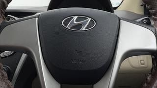 Used 2018 Hyundai Eon [2011-2018] Sportz Petrol Manual top_features Airbags