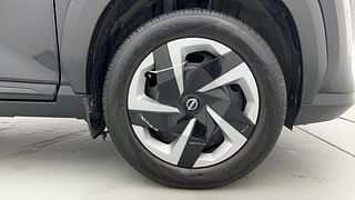Used 2022 Nissan Magnite XL Petrol Manual tyres RIGHT FRONT TYRE RIM VIEW