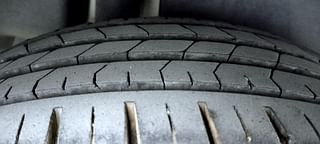 Used 2019 Maruti Suzuki Ciaz Alpha Petrol Petrol Manual tyres RIGHT REAR TYRE TREAD VIEW