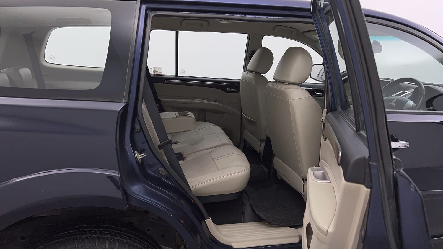 New Mitsubishi Pajero Sport interior RIGHT SIDE REAR DOOR CABIN VIEW