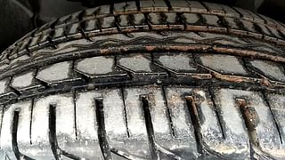 Used 2019 Renault Duster [2015-2019] 110 PS RXZ 4X2 MT Diesel Manual tyres LEFT FRONT TYRE TREAD VIEW