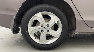 Used 2014 Honda City [2014-2017] VX CVT Petrol Automatic tyres RIGHT REAR TYRE RIM VIEW